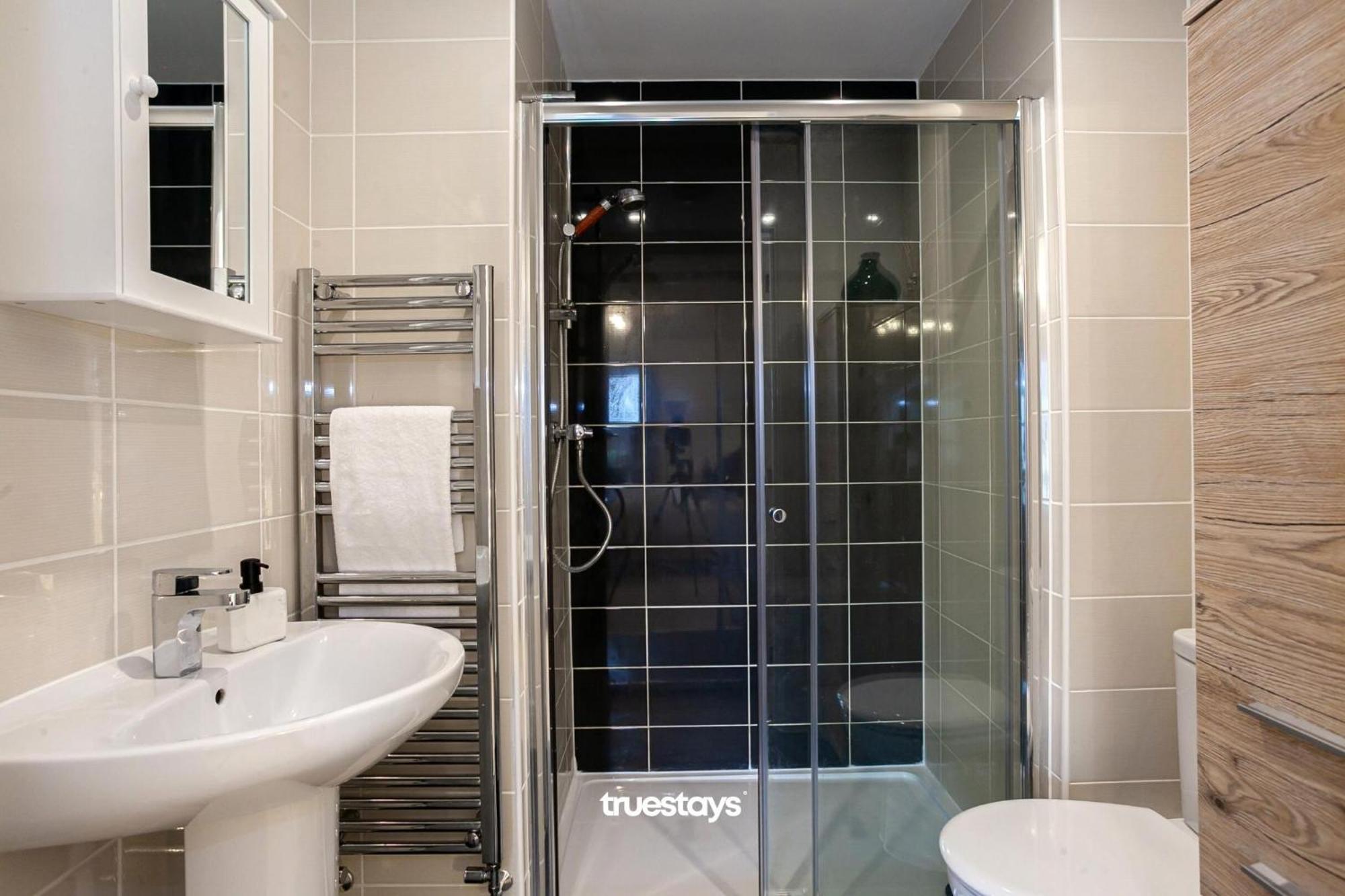 Ambassador House By Truestays - Luxury 4 Bedroom House In Stoke-On-Trent Etruria Exteriör bild