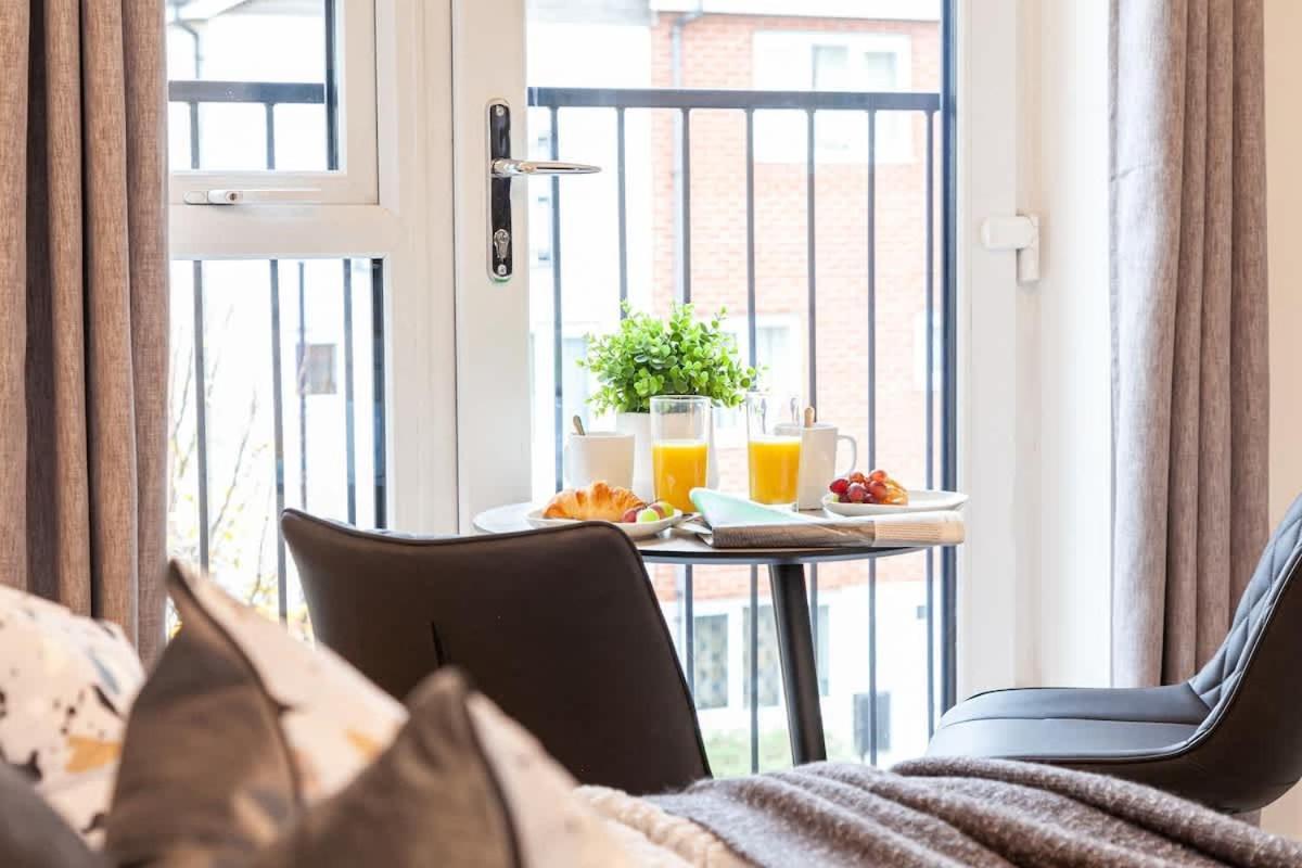 Ambassador House By Truestays - Luxury 4 Bedroom House In Stoke-On-Trent Etruria Exteriör bild