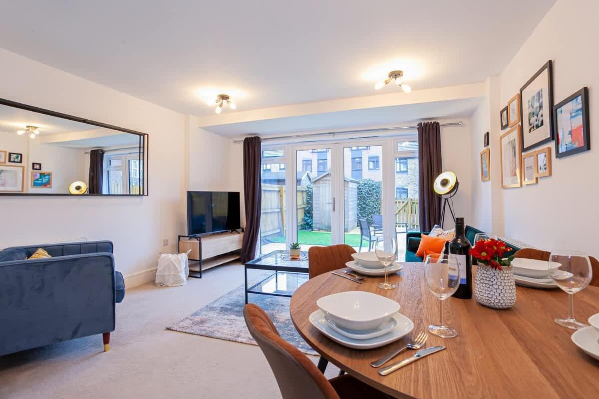 Ambassador House By Truestays - Luxury 4 Bedroom House In Stoke-On-Trent Etruria Exteriör bild