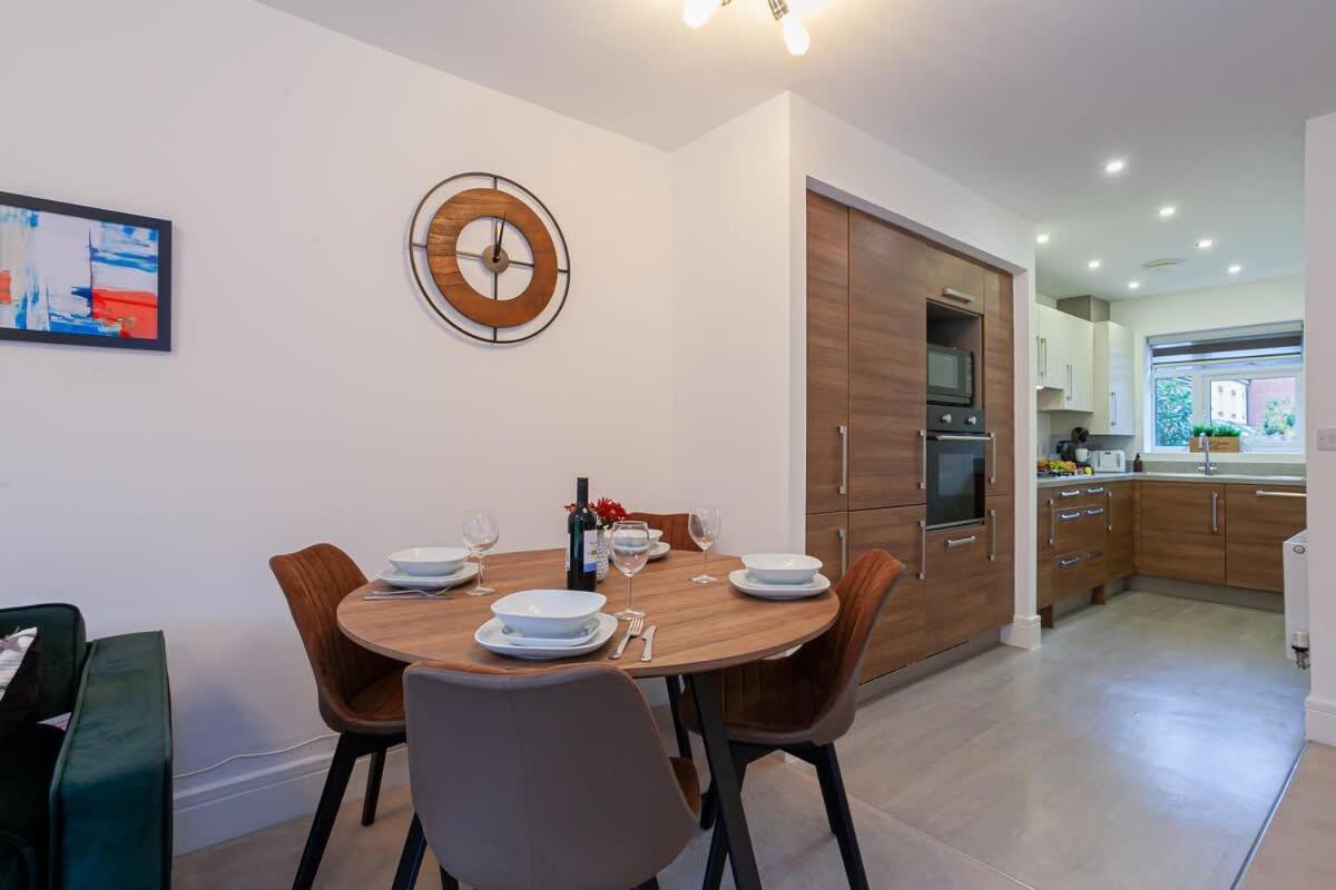 Ambassador House By Truestays - Luxury 4 Bedroom House In Stoke-On-Trent Etruria Exteriör bild