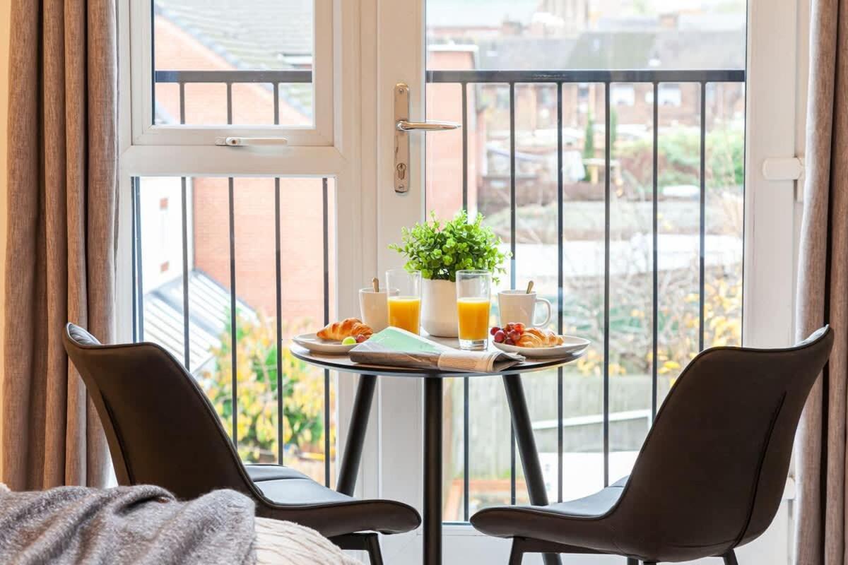 Ambassador House By Truestays - Luxury 4 Bedroom House In Stoke-On-Trent Etruria Exteriör bild